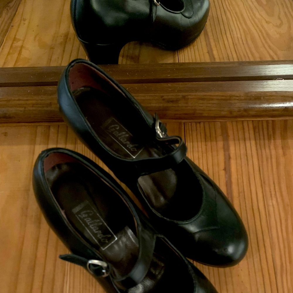 size 9.5 dance shoes